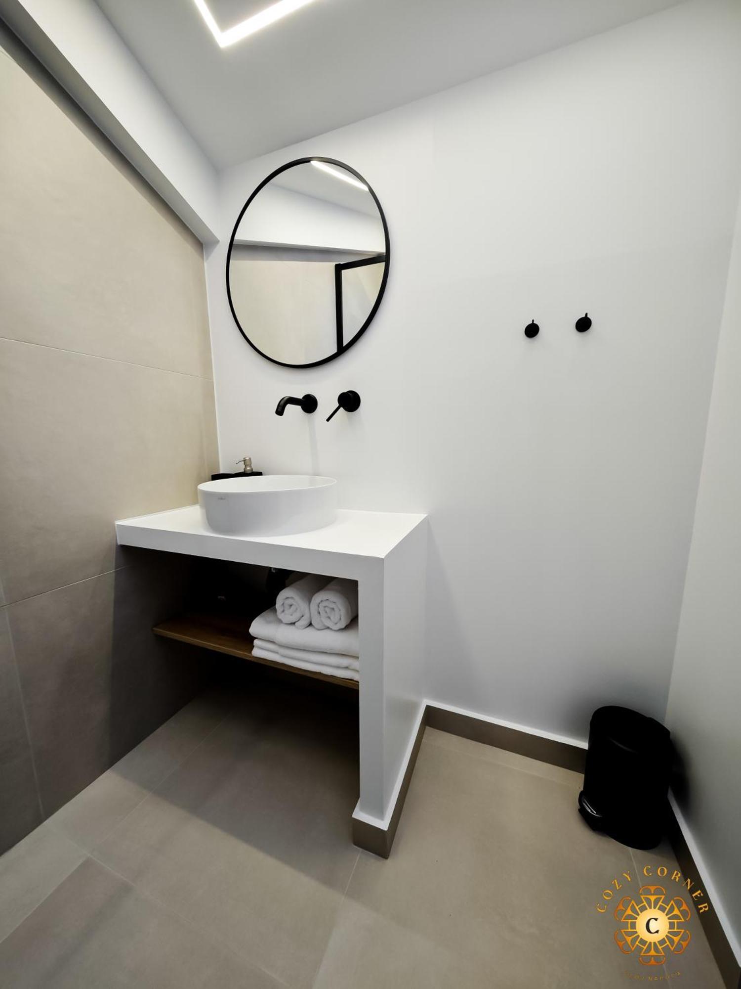 Cozy Corner 2 *